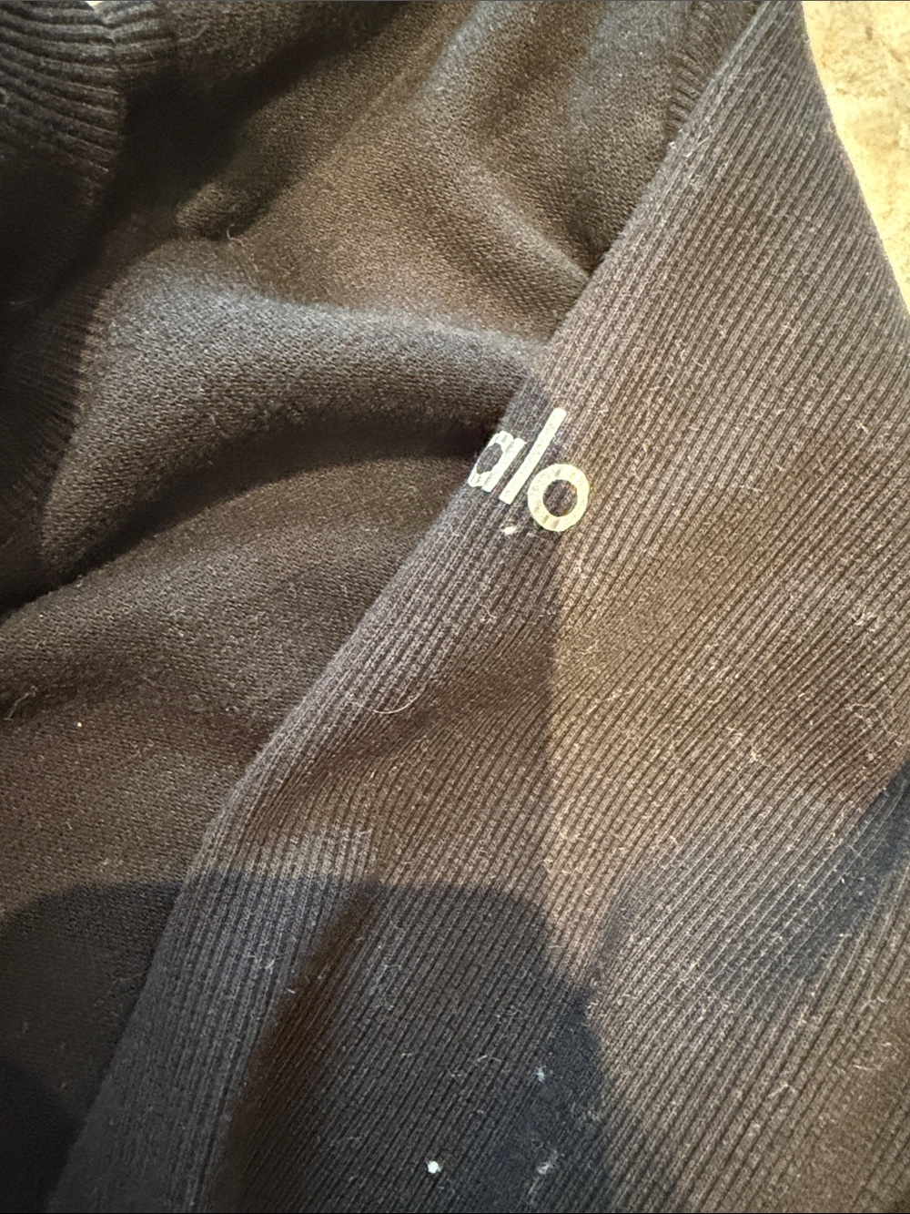 Alo Women’s Black bundle 5 Piece - Picture 4 of 12